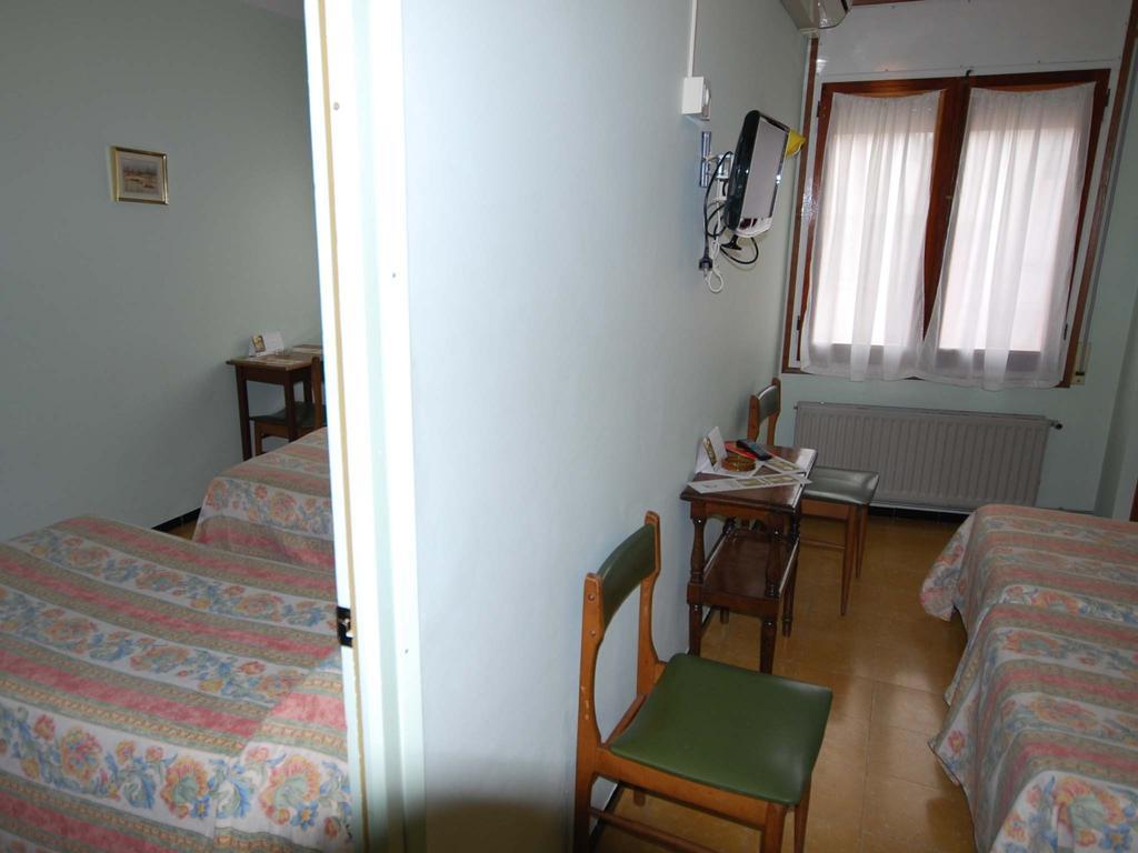 Hostal Fabrellas Кальдес-де-Малавелья Екстер'єр фото