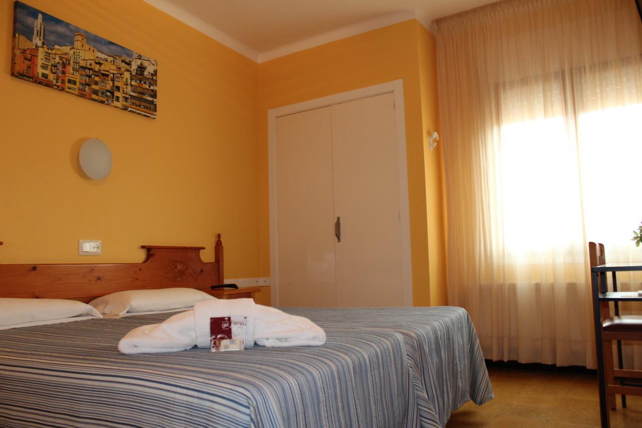 Hostal Fabrellas Кальдес-де-Малавелья Екстер'єр фото