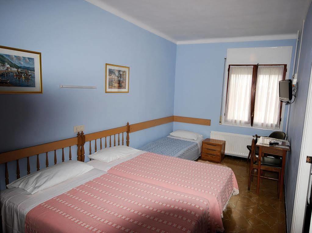 Hostal Fabrellas Кальдес-де-Малавелья Екстер'єр фото